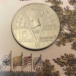 2001 £5 Victorian Memorial Coin